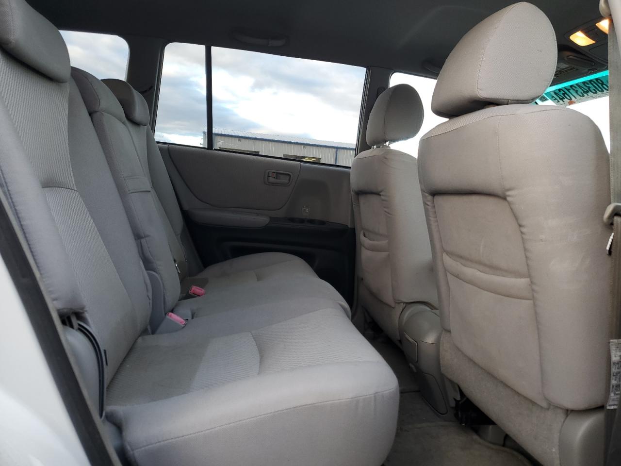 2004 Toyota Highlander - Image 11