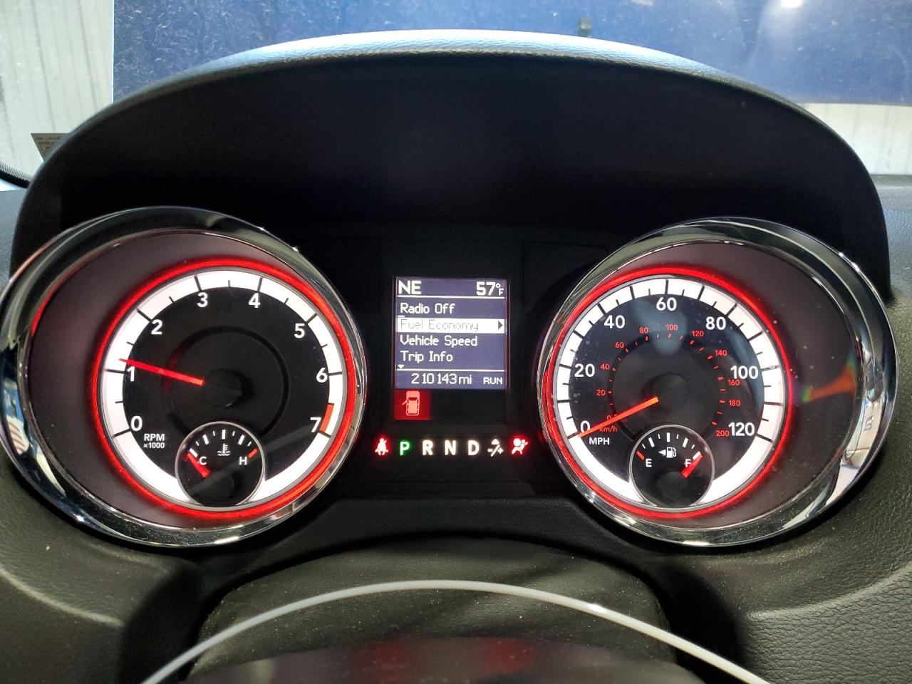 2019 Dodge Caravan - Image 9