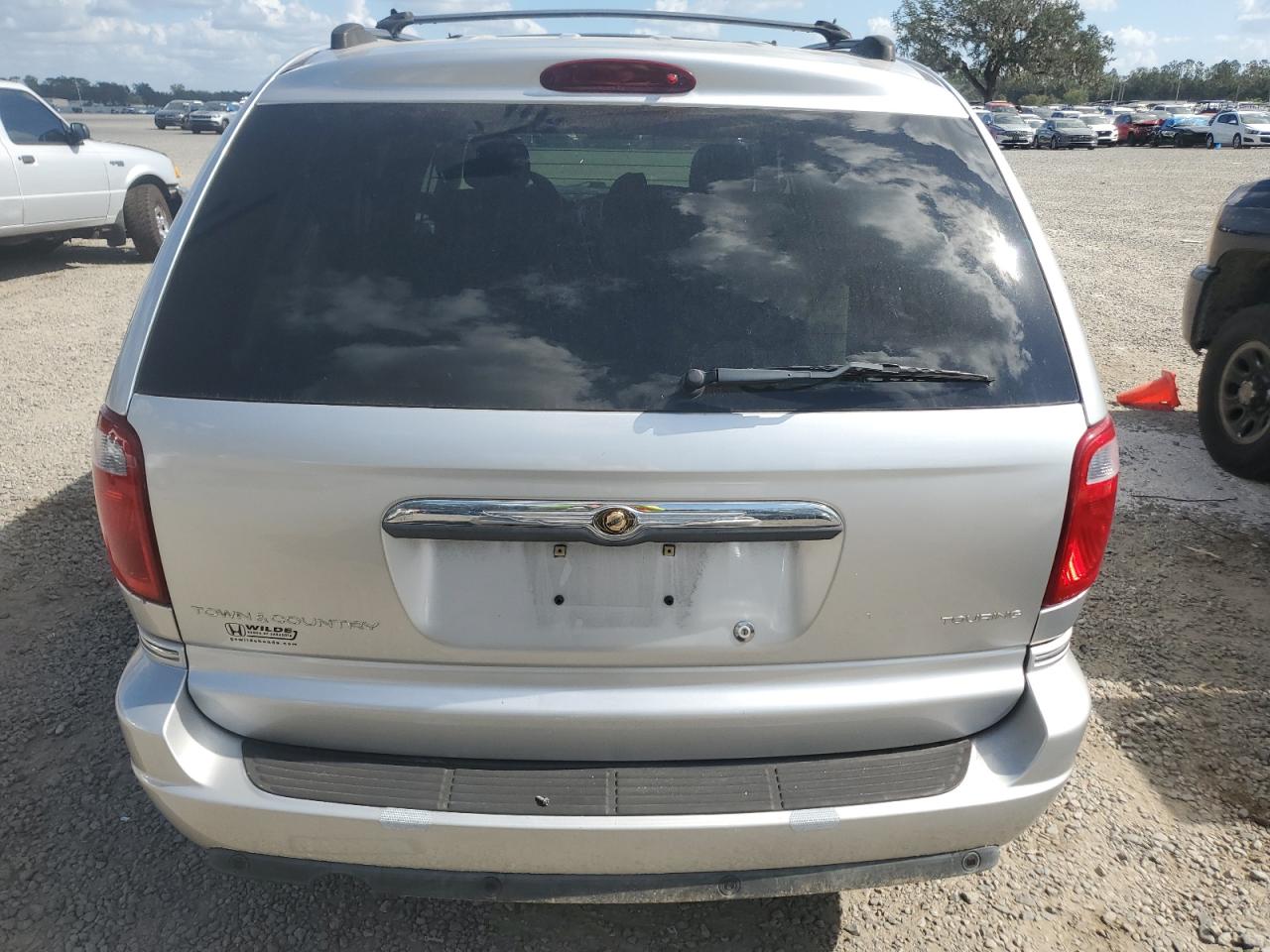 2005 Chrysler Town & Country Touring VIN: 2C4GP54L95R378231 Lot: 80504484