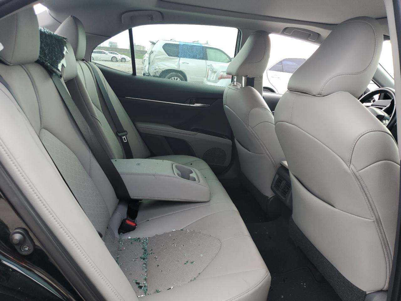 2019 Toyota Camry - Image 10