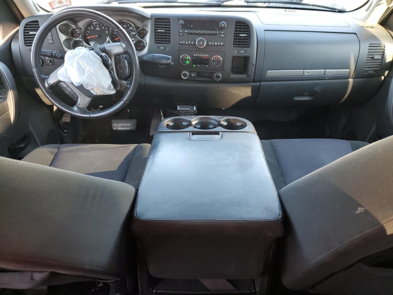 2011 Chevrolet Silverado - Image 8