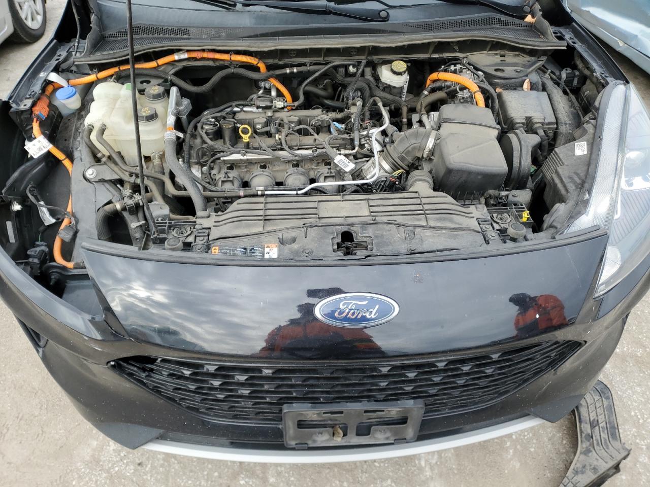 2020 Ford Escape - Image 12