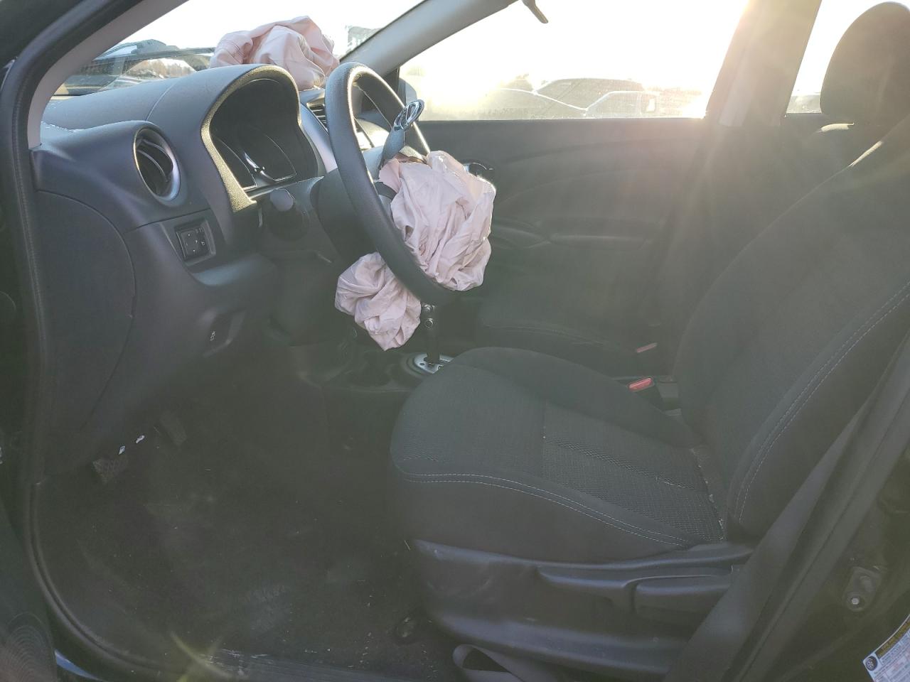 3N1CN7AP2HL824828 NISSAN VERSA 2017