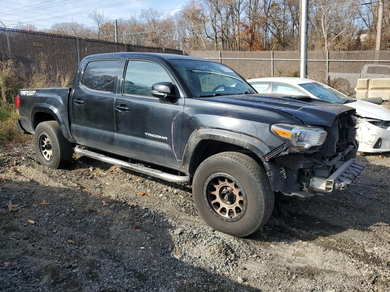 VIN 3TMCZ5AN7GM021073 2016 TOYOTA TACOMA no.4