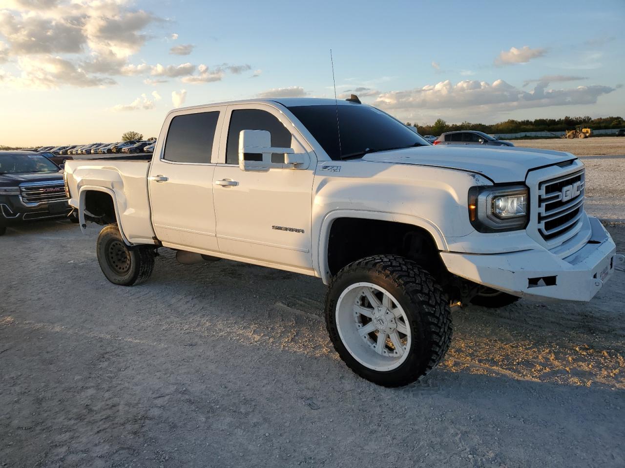 2017 GMC Sierra - Image 4