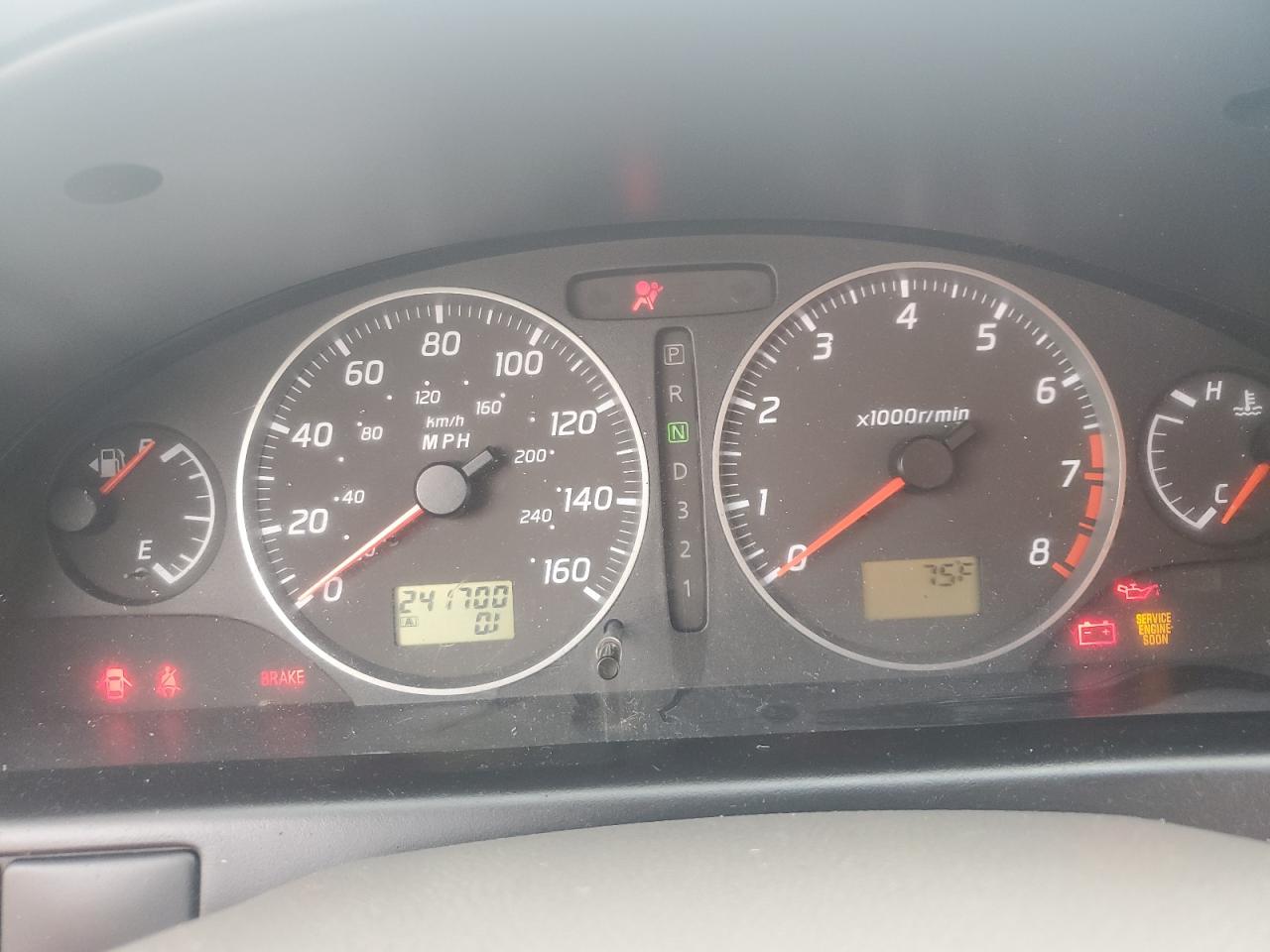 2002 Nissan Maxima - Image 9