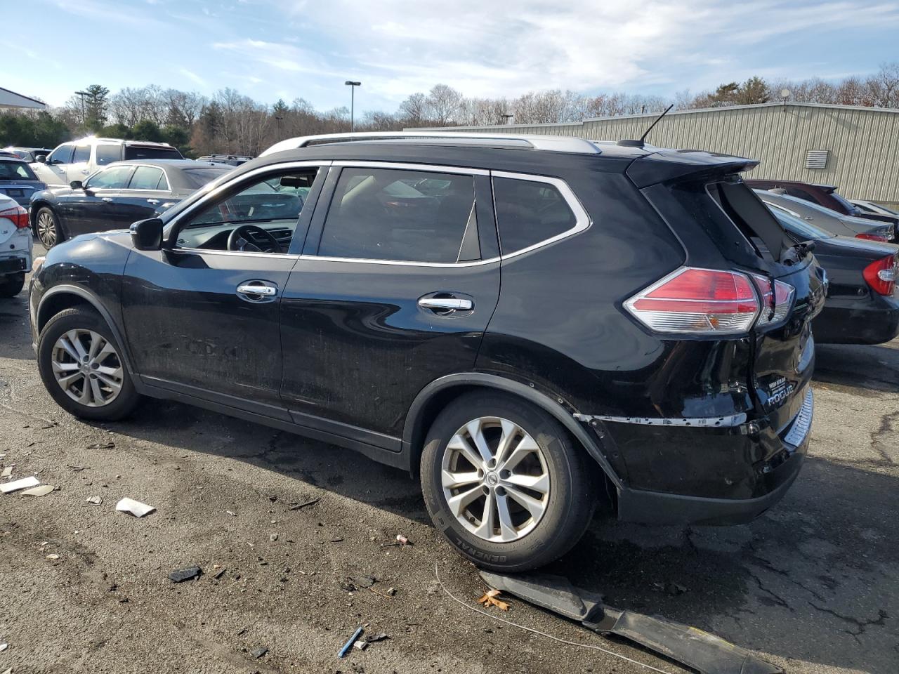 2015 Nissan Rogue - Image 2
