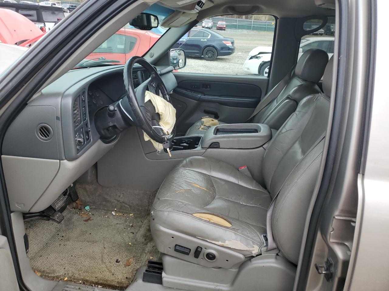 2003 Chevrolet Suburban - Image 7