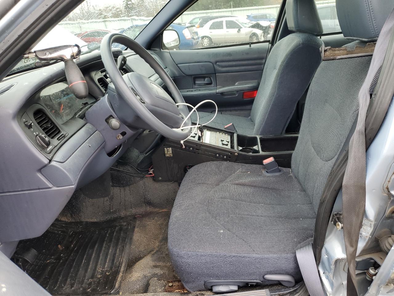 2001 Ford Crown Victoria - Image 7