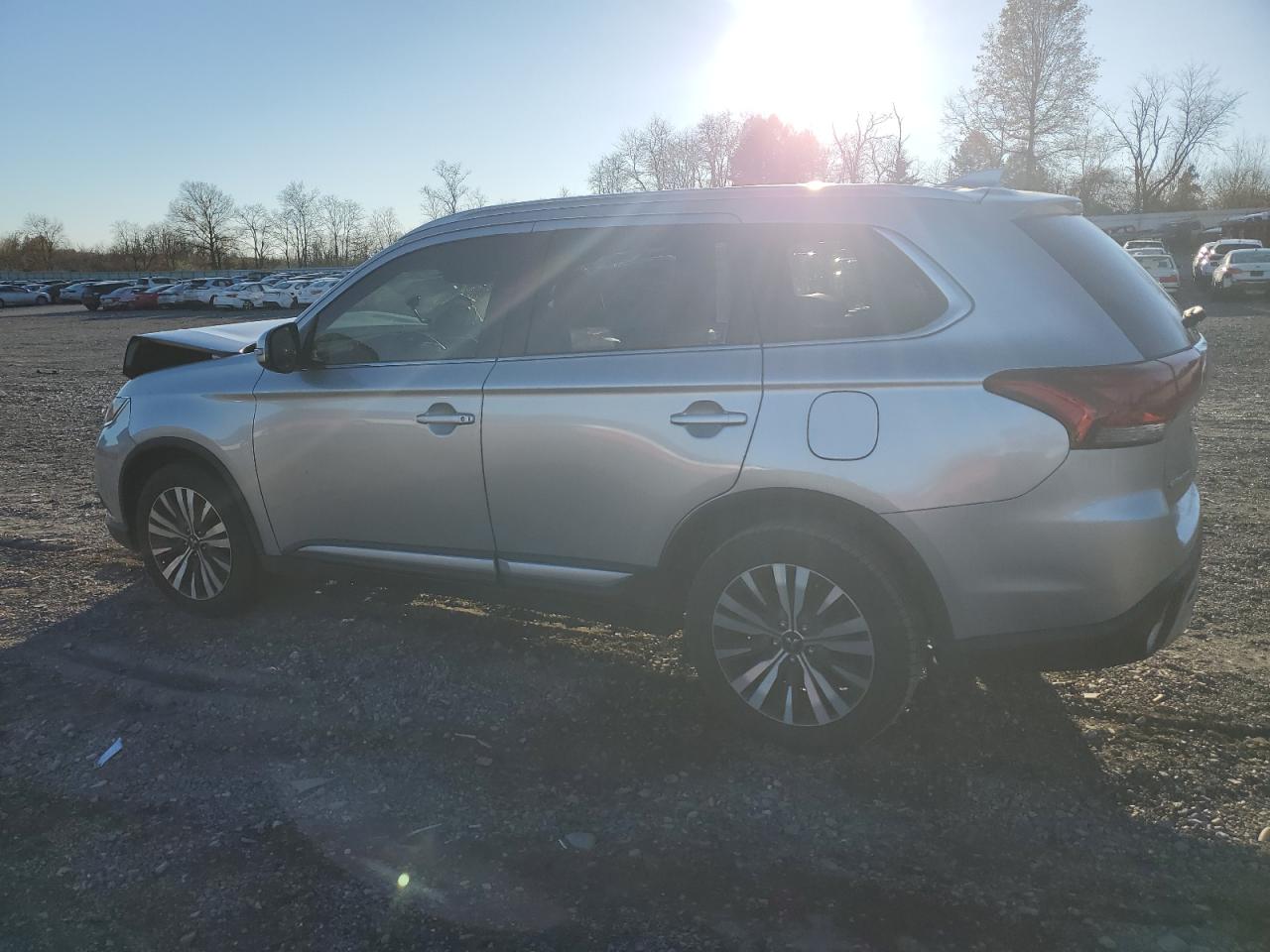 2020 Mitsubishi Outlander - Image 2
