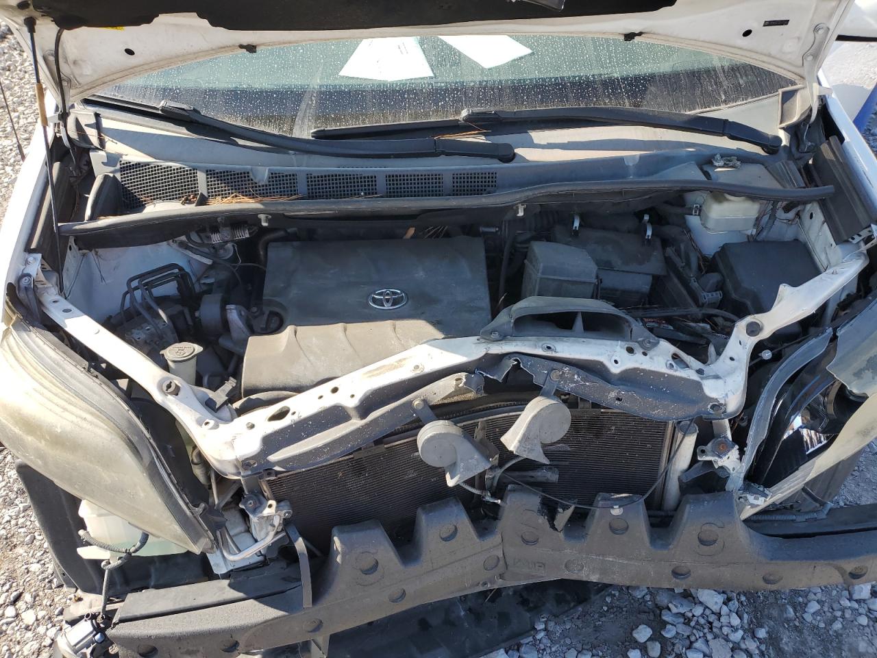 2014 Toyota Sienna - Image 13