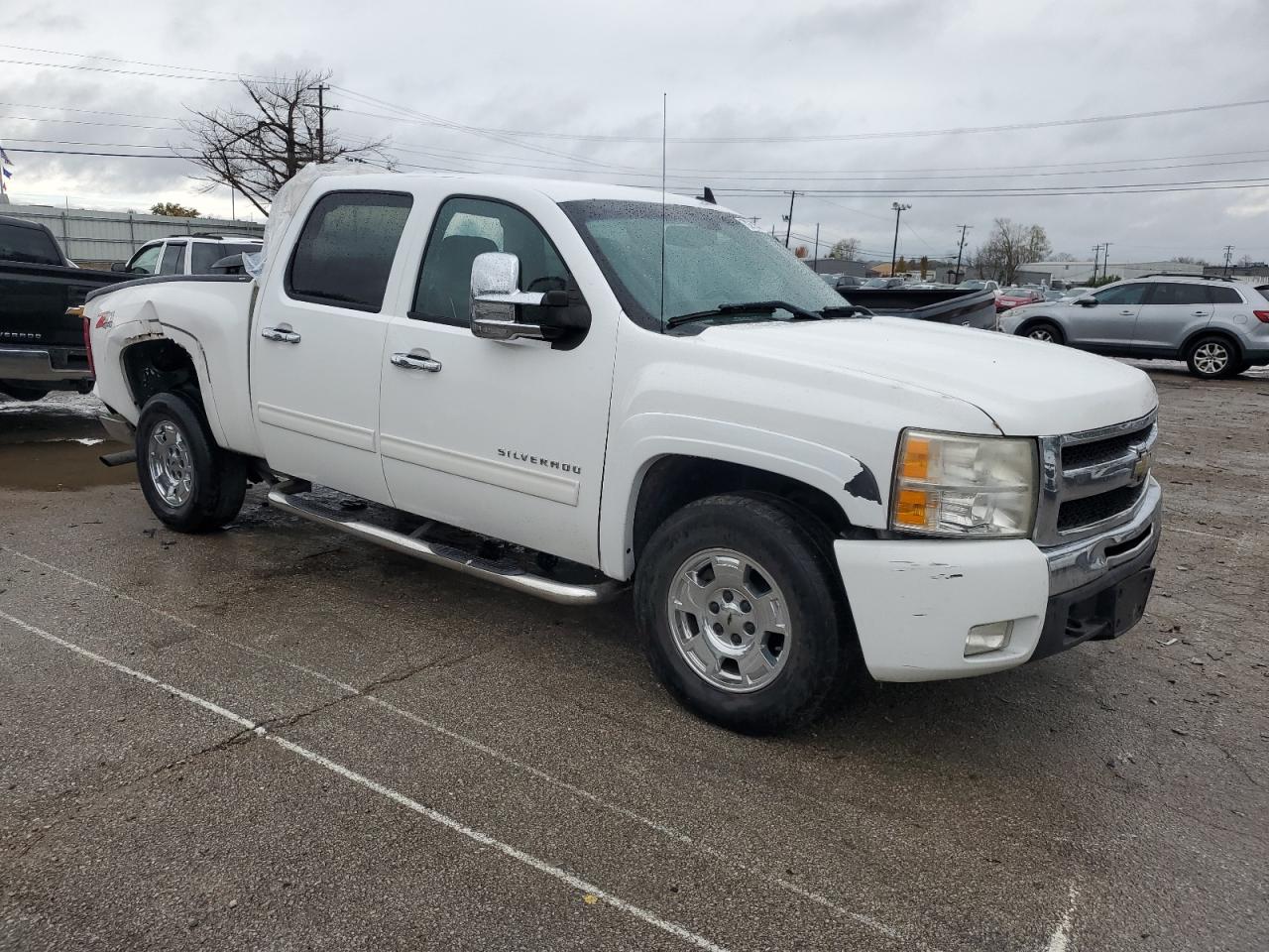 2011 Chevrolet Silverado - Image 4