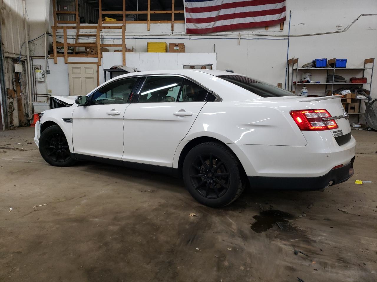 2014 Ford Taurus - Image 2