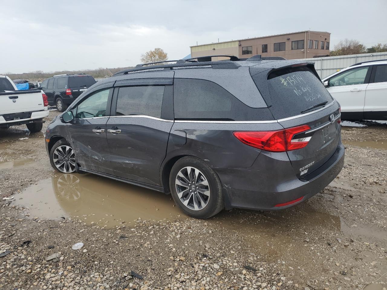 2024 Honda Odyssey - Image 2