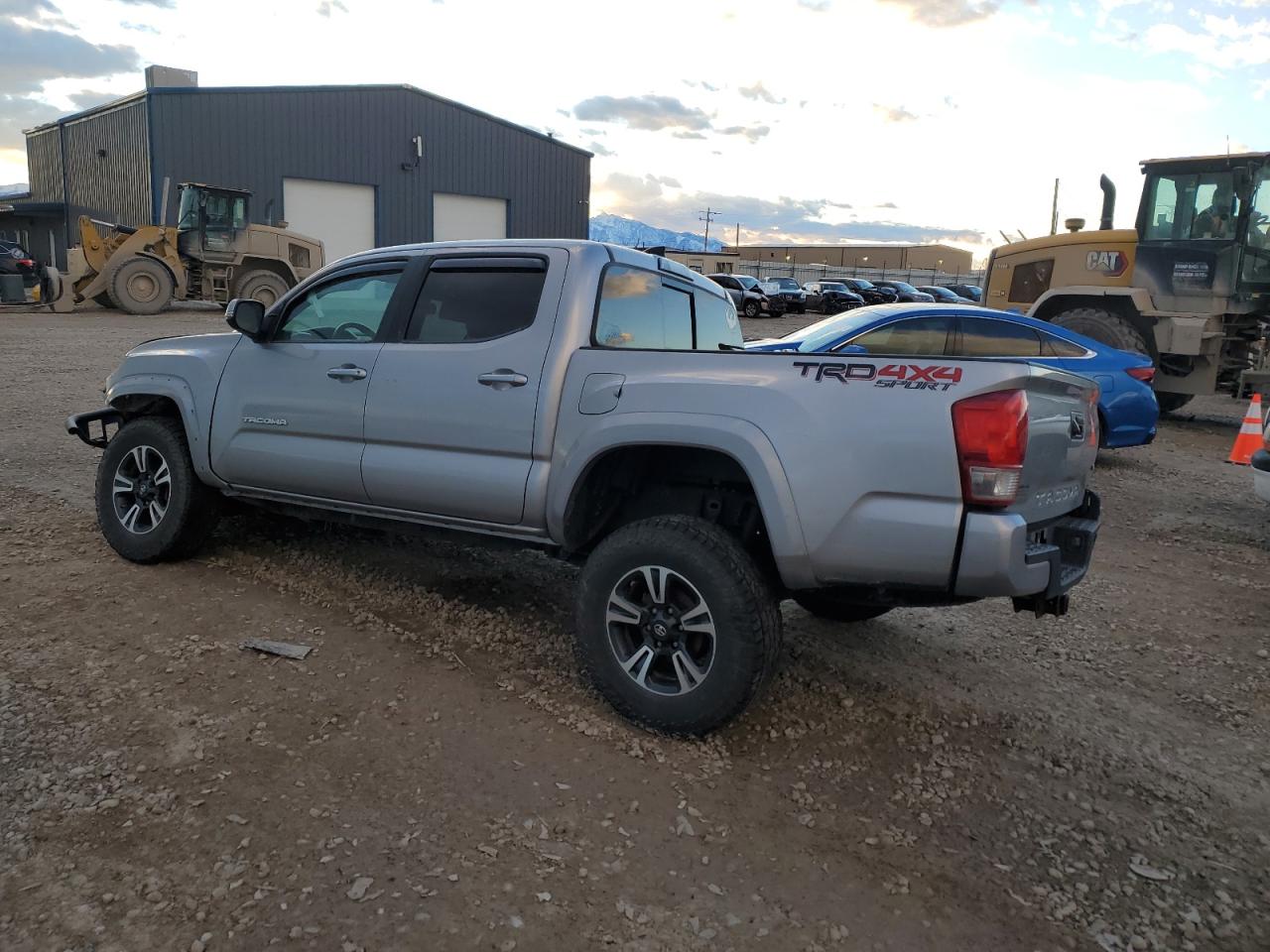 VIN 3TMCZ5AN2HM114780 2017 TOYOTA TACOMA no.2