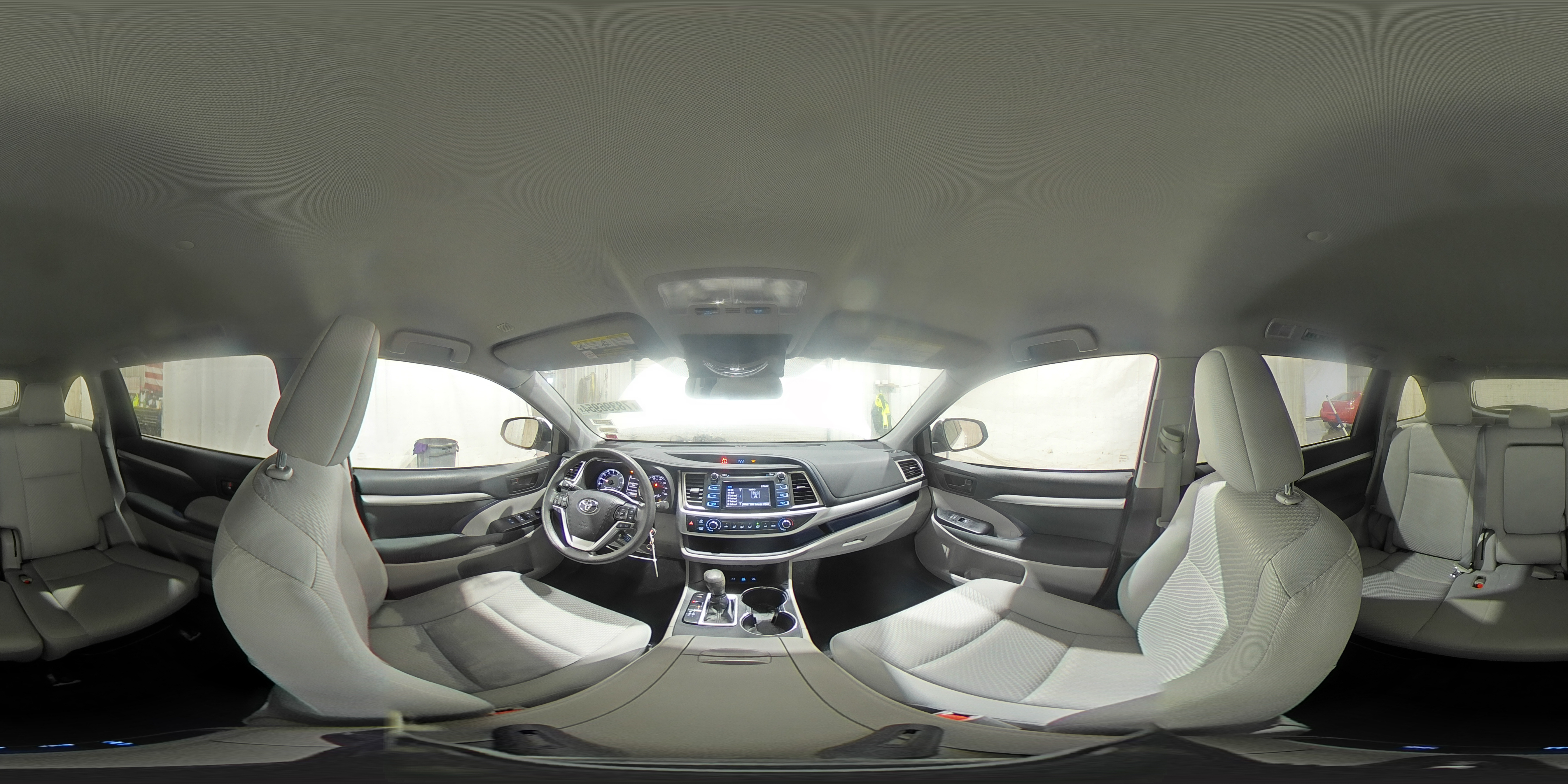 2019 Toyota Highlander - Image 16