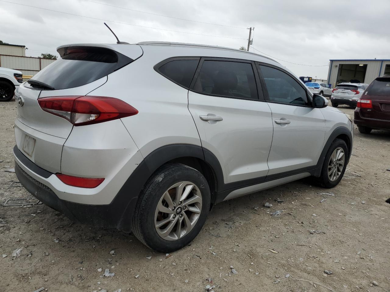 2017 Hyundai Tucson - Image 3