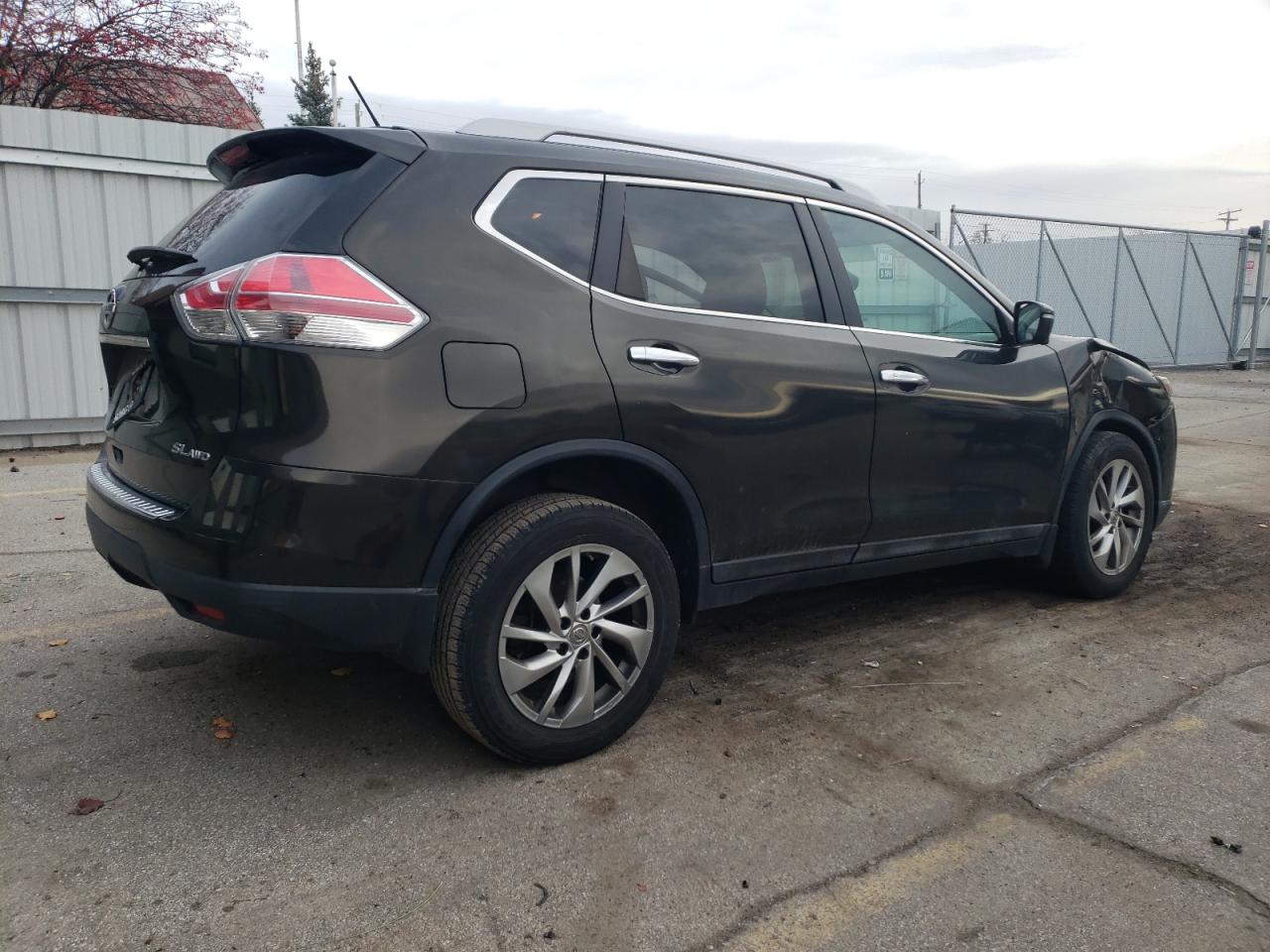 2015 Nissan Rogue - Image 3