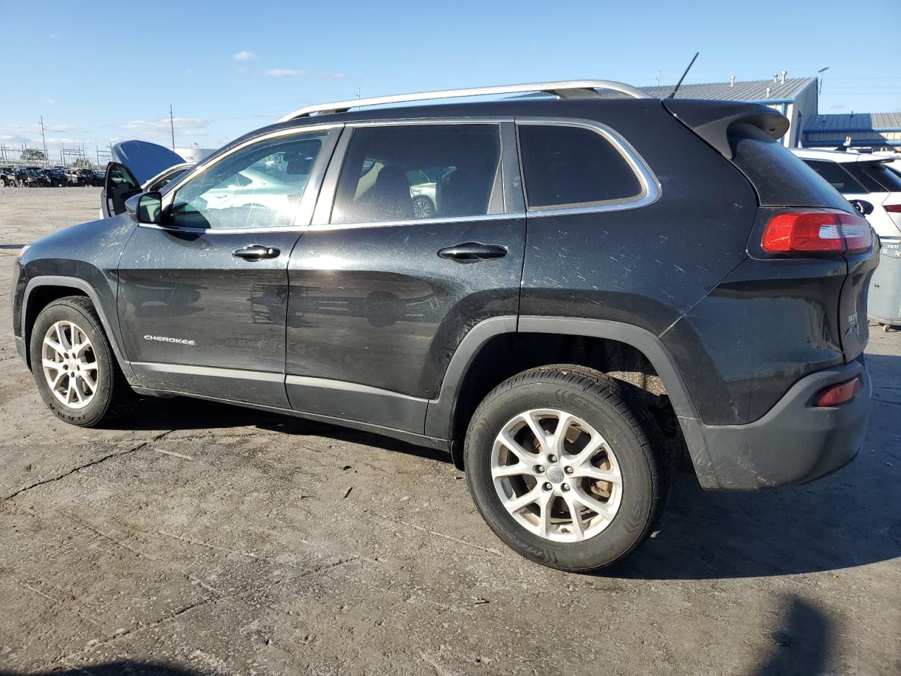 2015 Jeep Grand Cherokee - Image 2