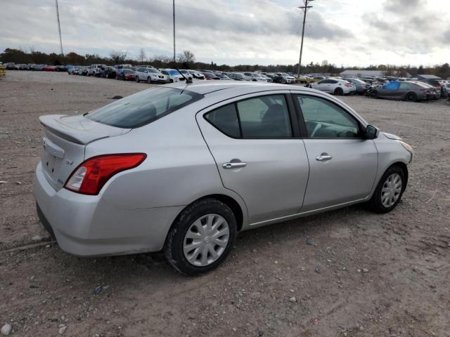 Седани NISSAN VERSA 2016 Сріблястий