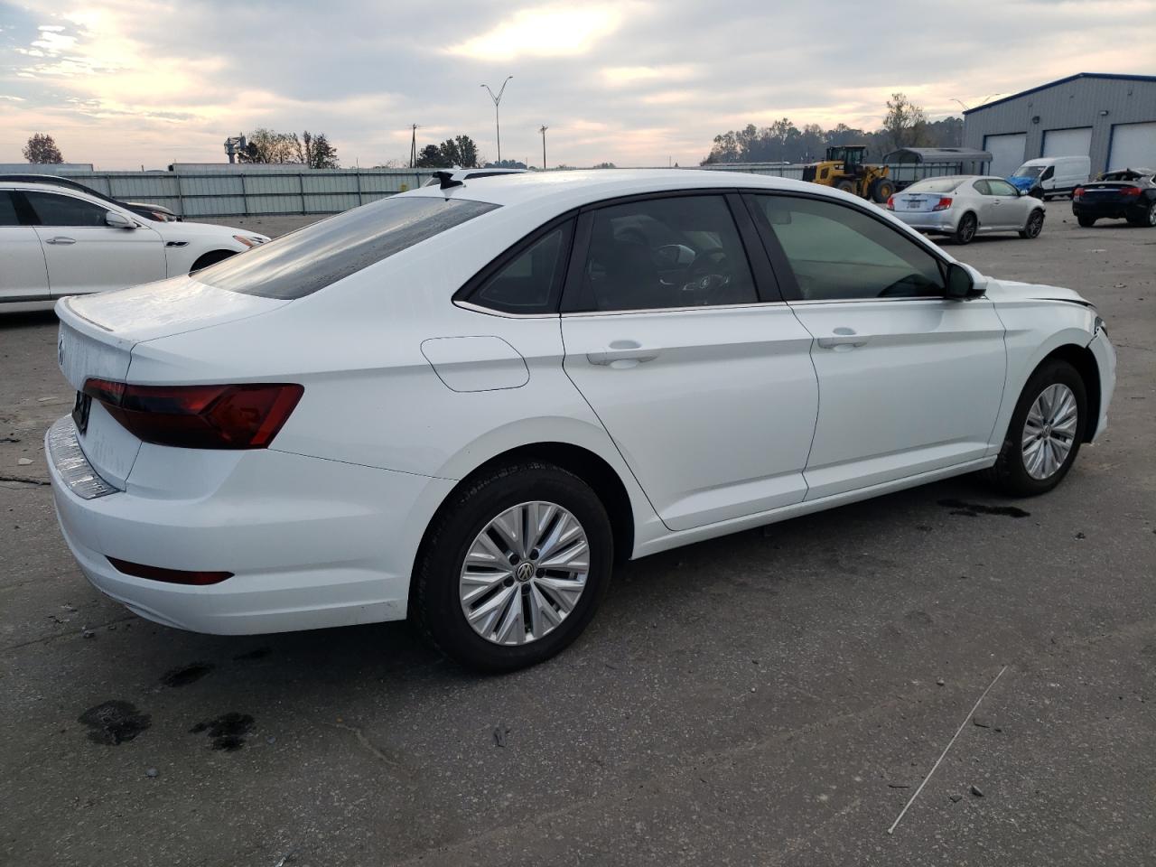 2019 Volkswagen Jetta - Image 3