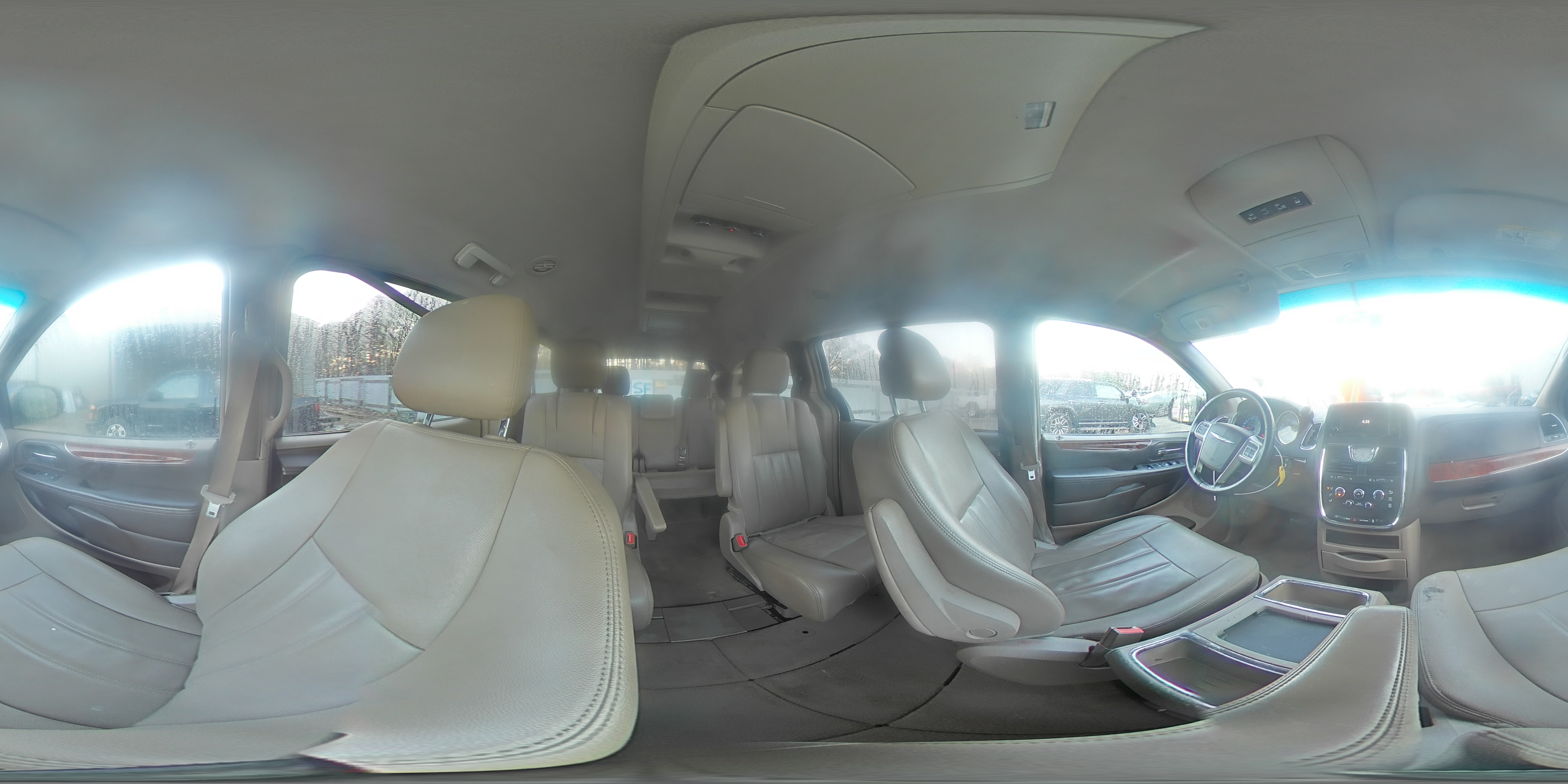 2016 Chrysler Town & Country - Image 15