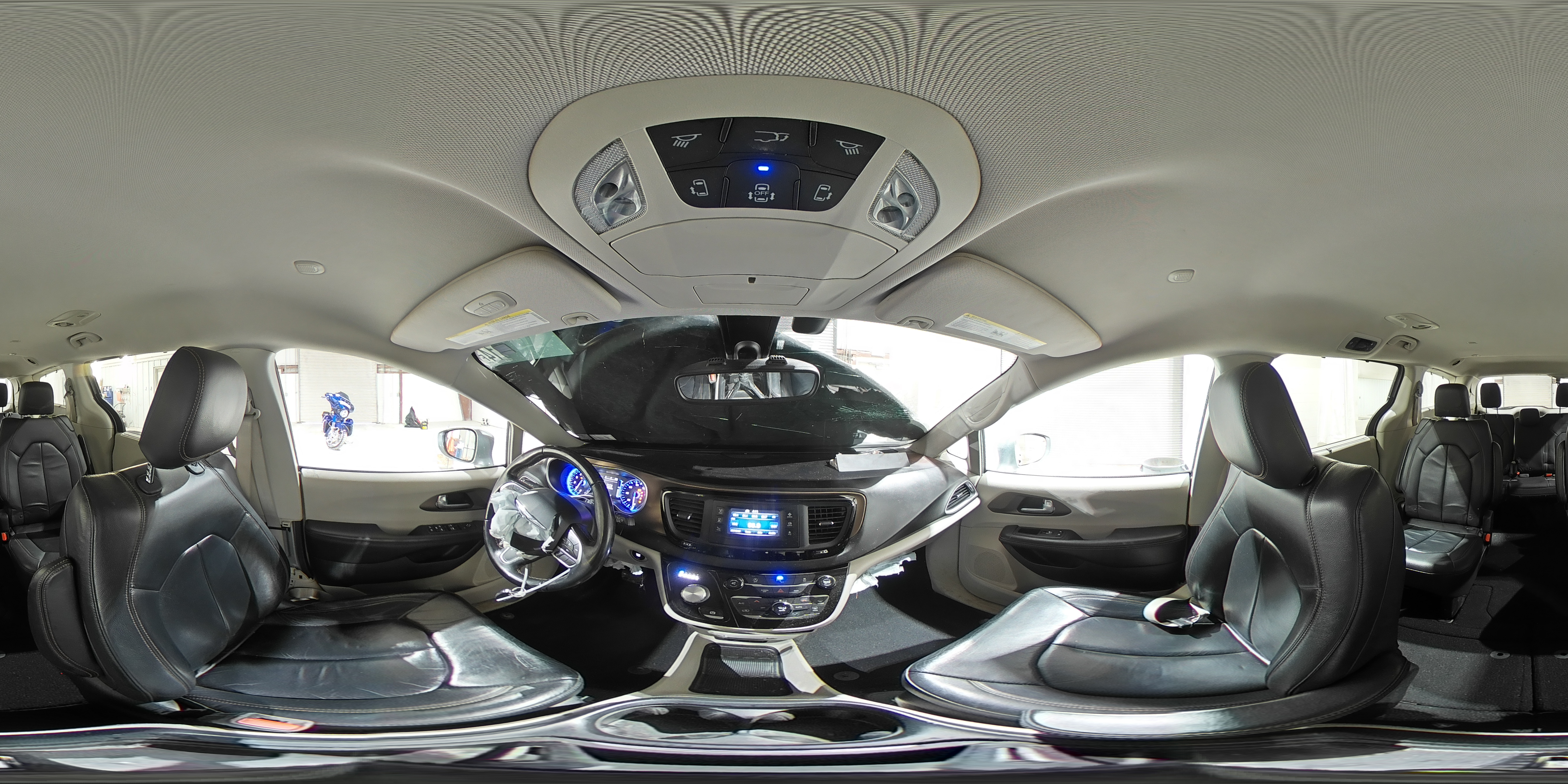 2017 Chrysler Pacifica - Image 15
