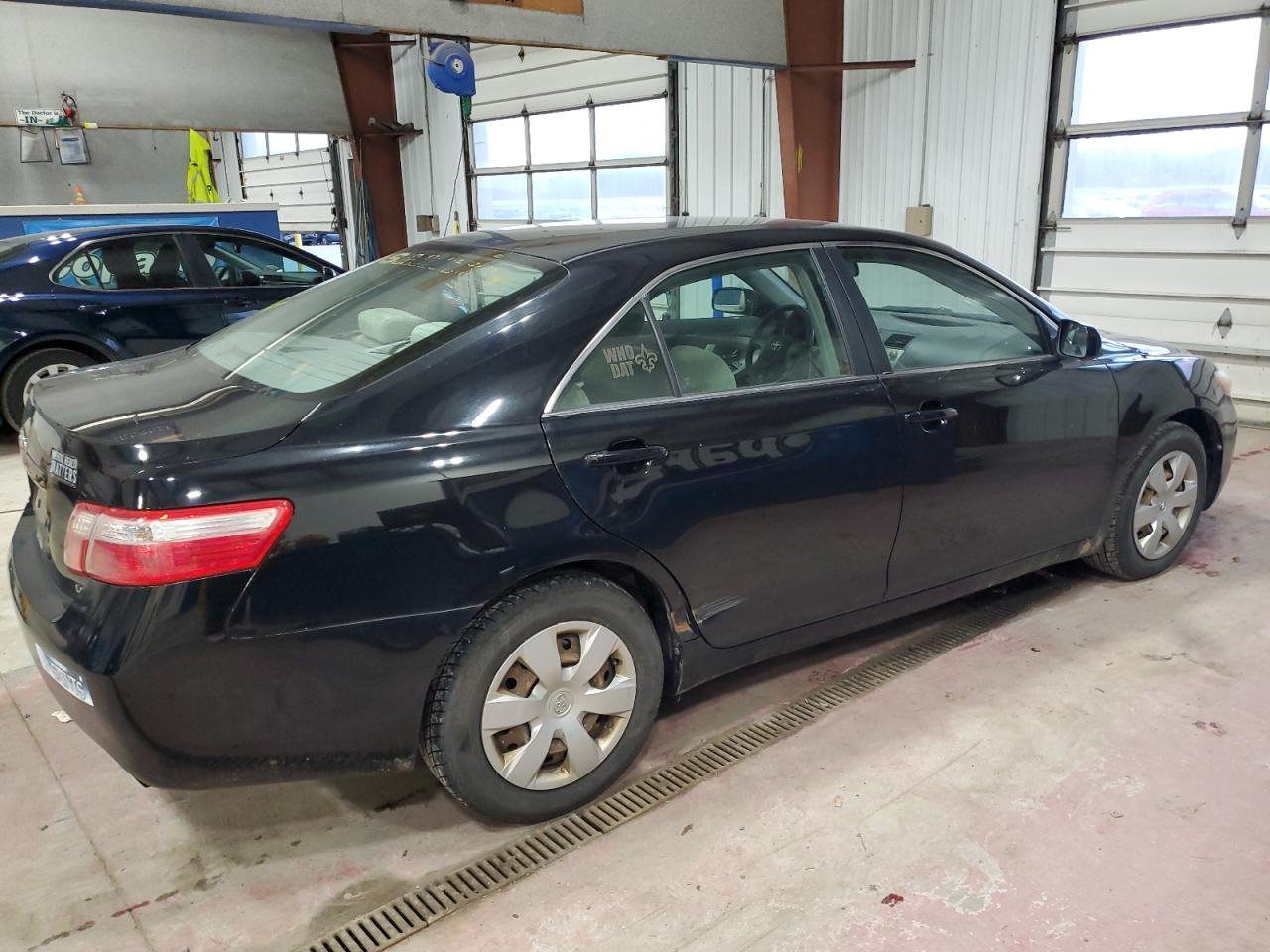 2009 Toyota Camry - Image 3
