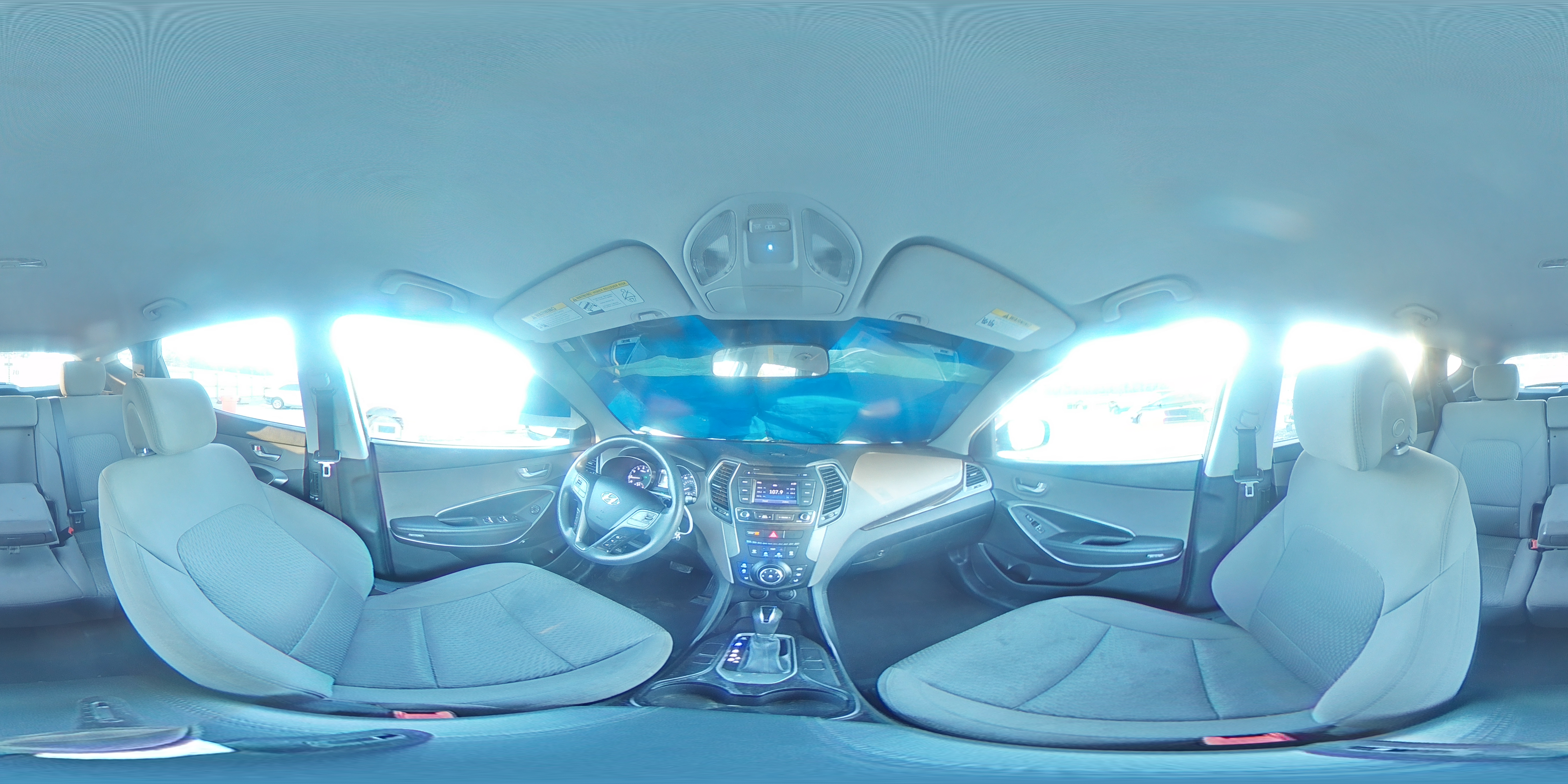 2018 Hyundai Santa Fe - Image 16