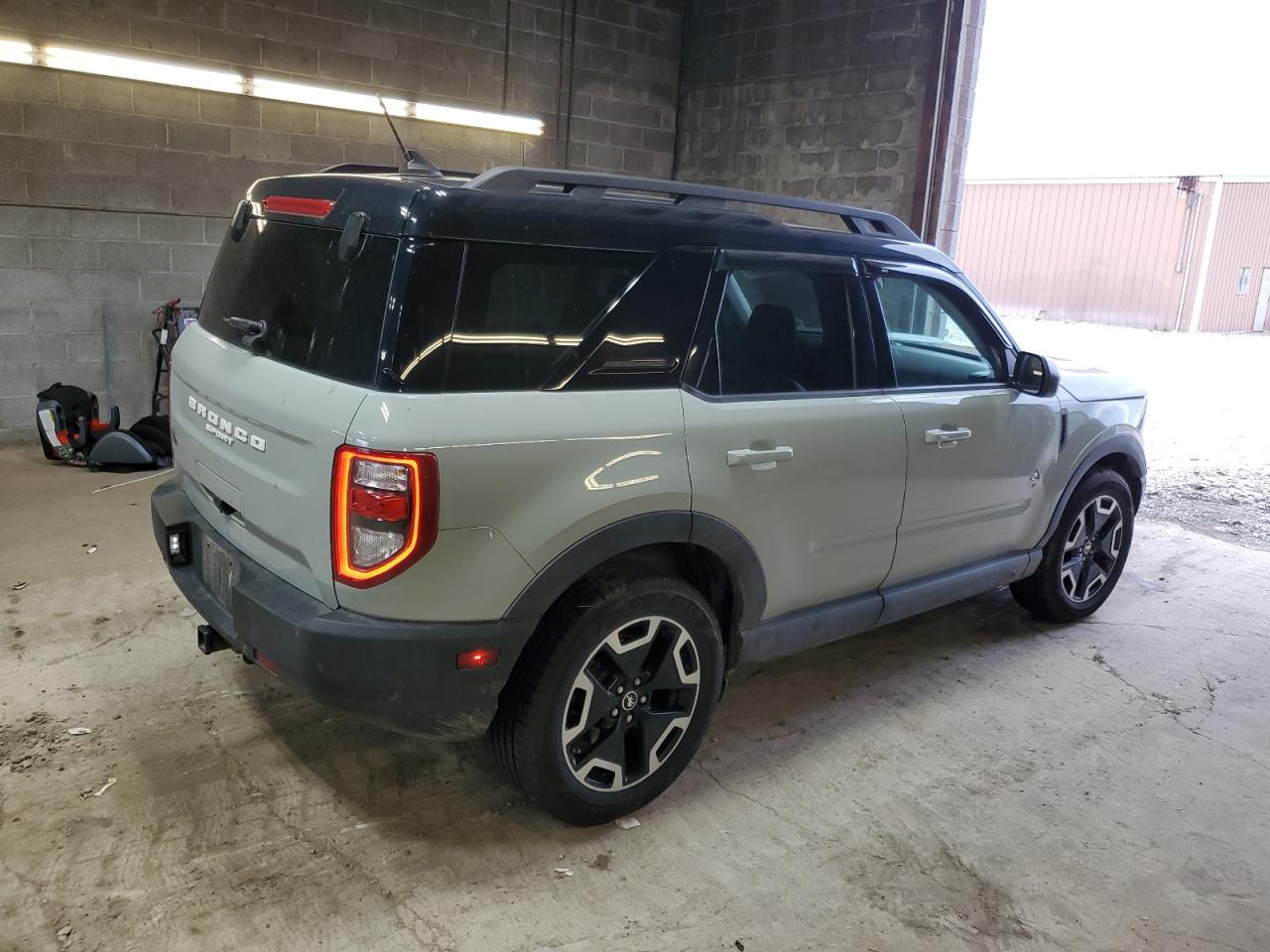 2022 Ford Bronco - Image 3