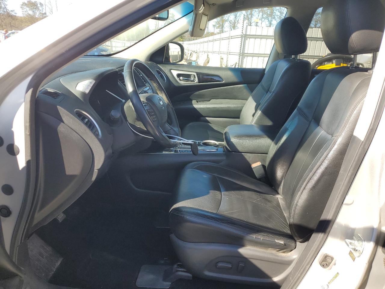2015 Nissan Pathfinder - Image 7