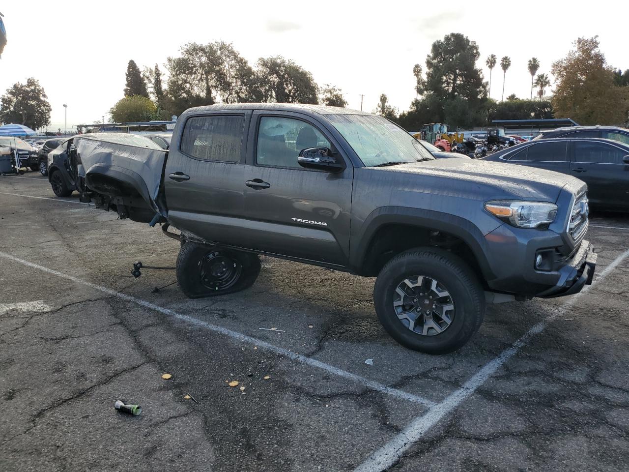 2017 Toyota Tacoma - Image 4