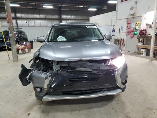  MITSUBISHI OUTLANDER 2018 Srebrny