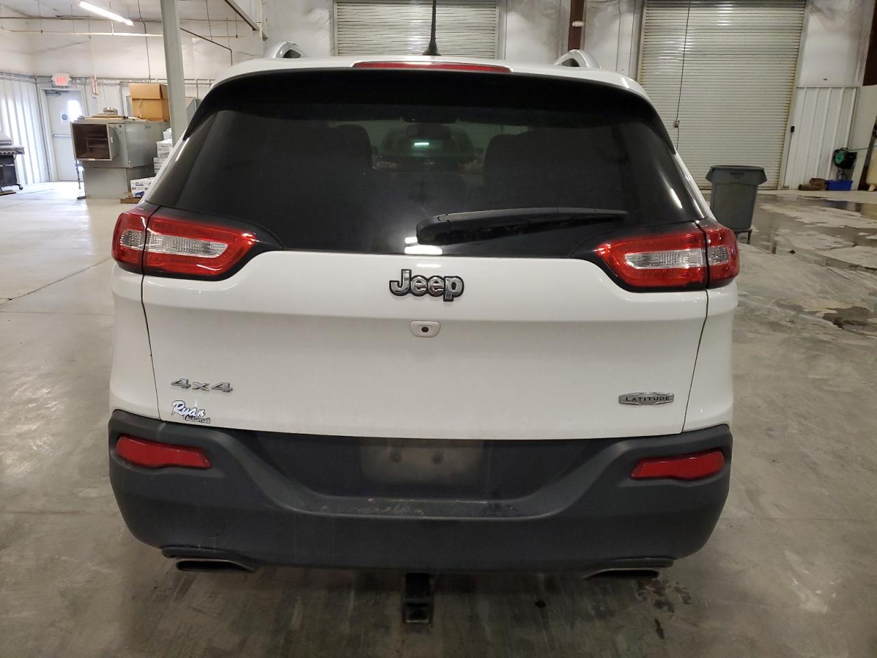 2018 Jeep Cherokee Latitude VIN: 1C4PJMCX7JD528799 Lot: 81570714