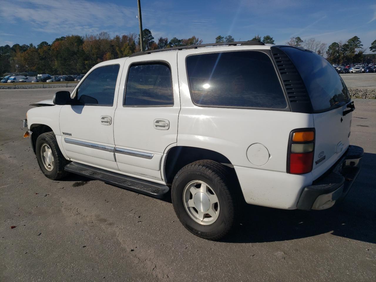 2005 GMC Yukon - Image 2
