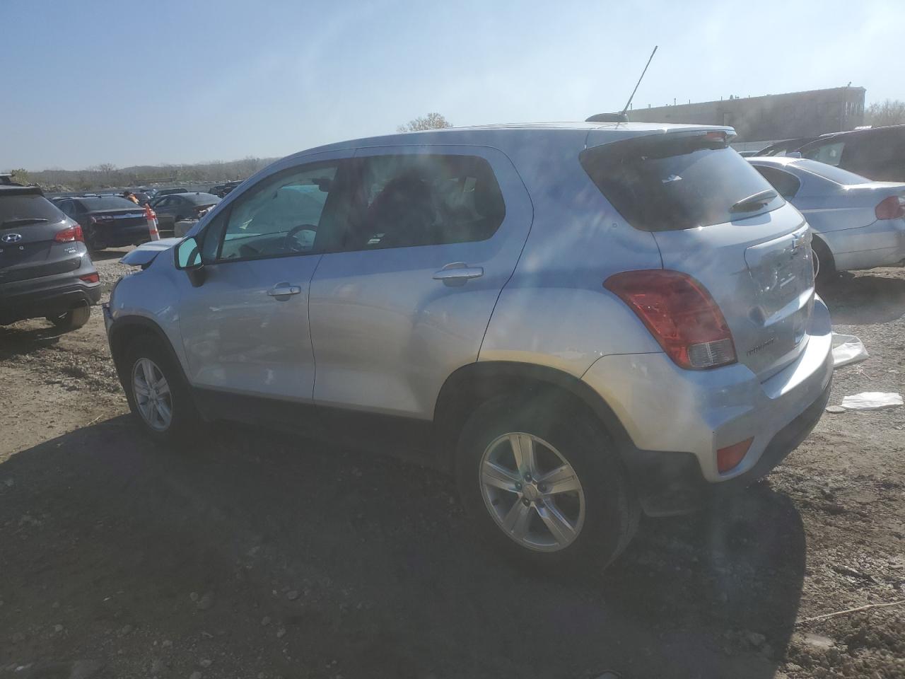 2020 Chevrolet Trax - Image 2