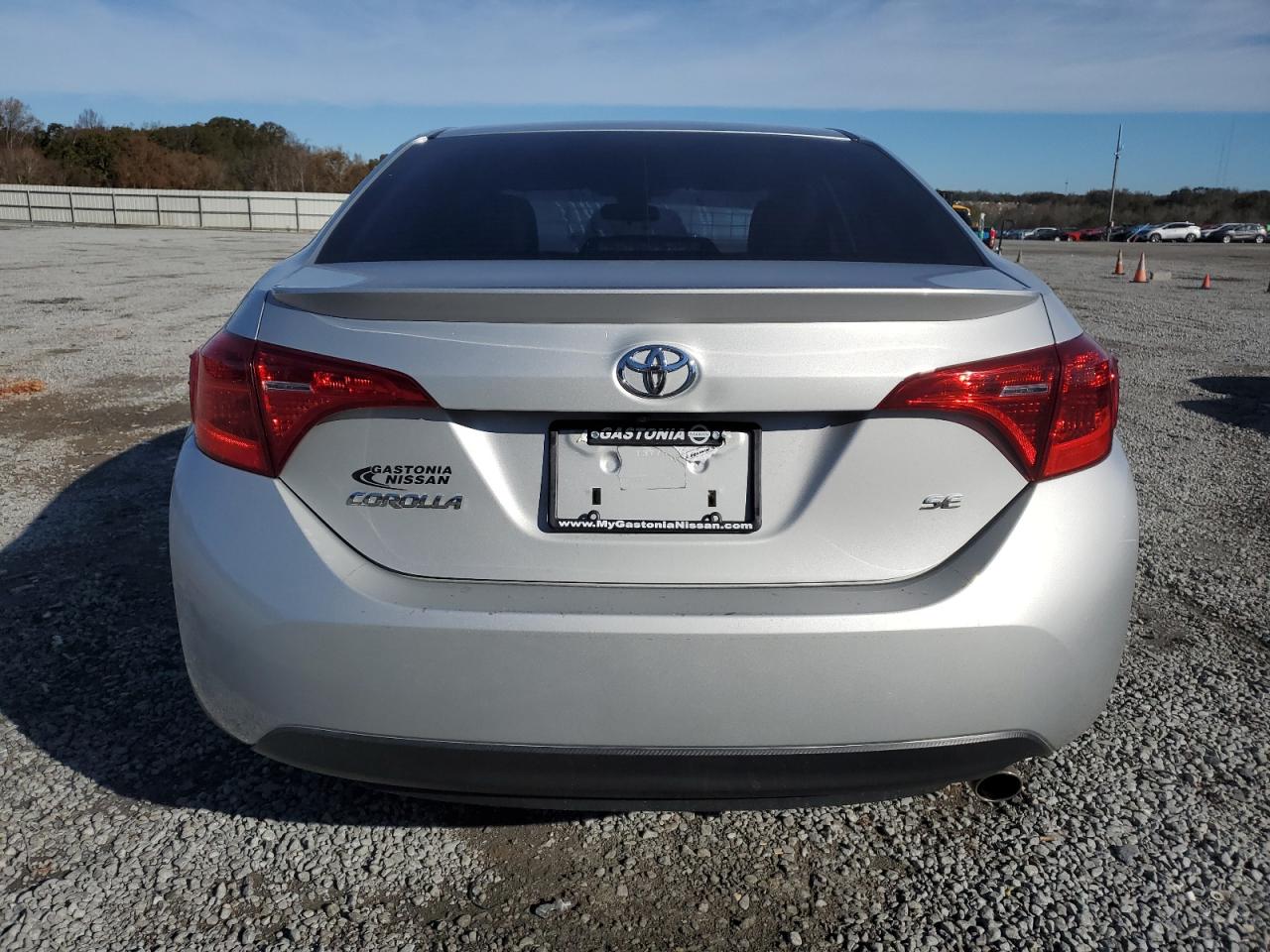 2018 Toyota Corolla L VIN: 5YFBURHE9JP799611 Lot: 80090754