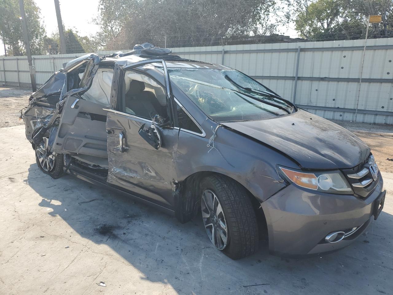 2015 Honda Odyssey - Image 4