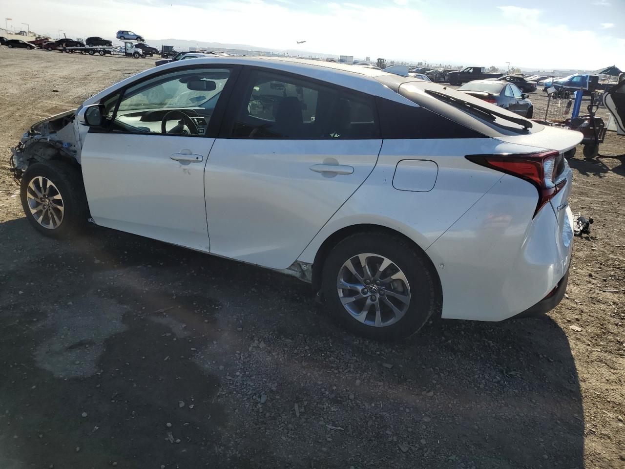 VIN JTDKARFU5K3084824 2019 TOYOTA PRIUS no.2