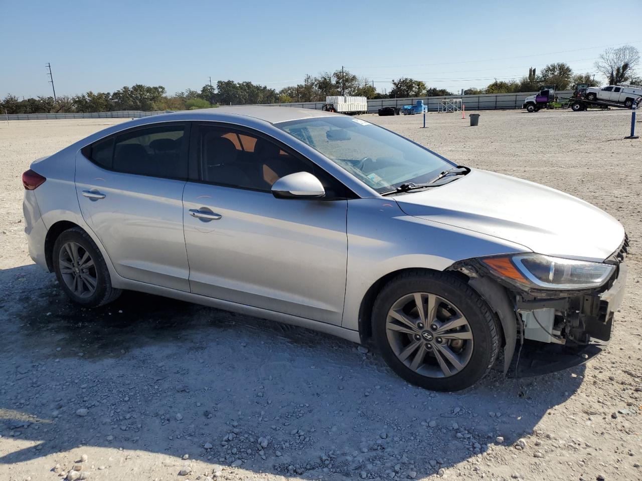 2017 Hyundai Elantra - Image 4