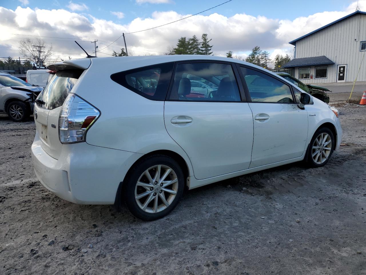 VIN JTDZN3EU8D3225292 2013 TOYOTA PRIUS no.3