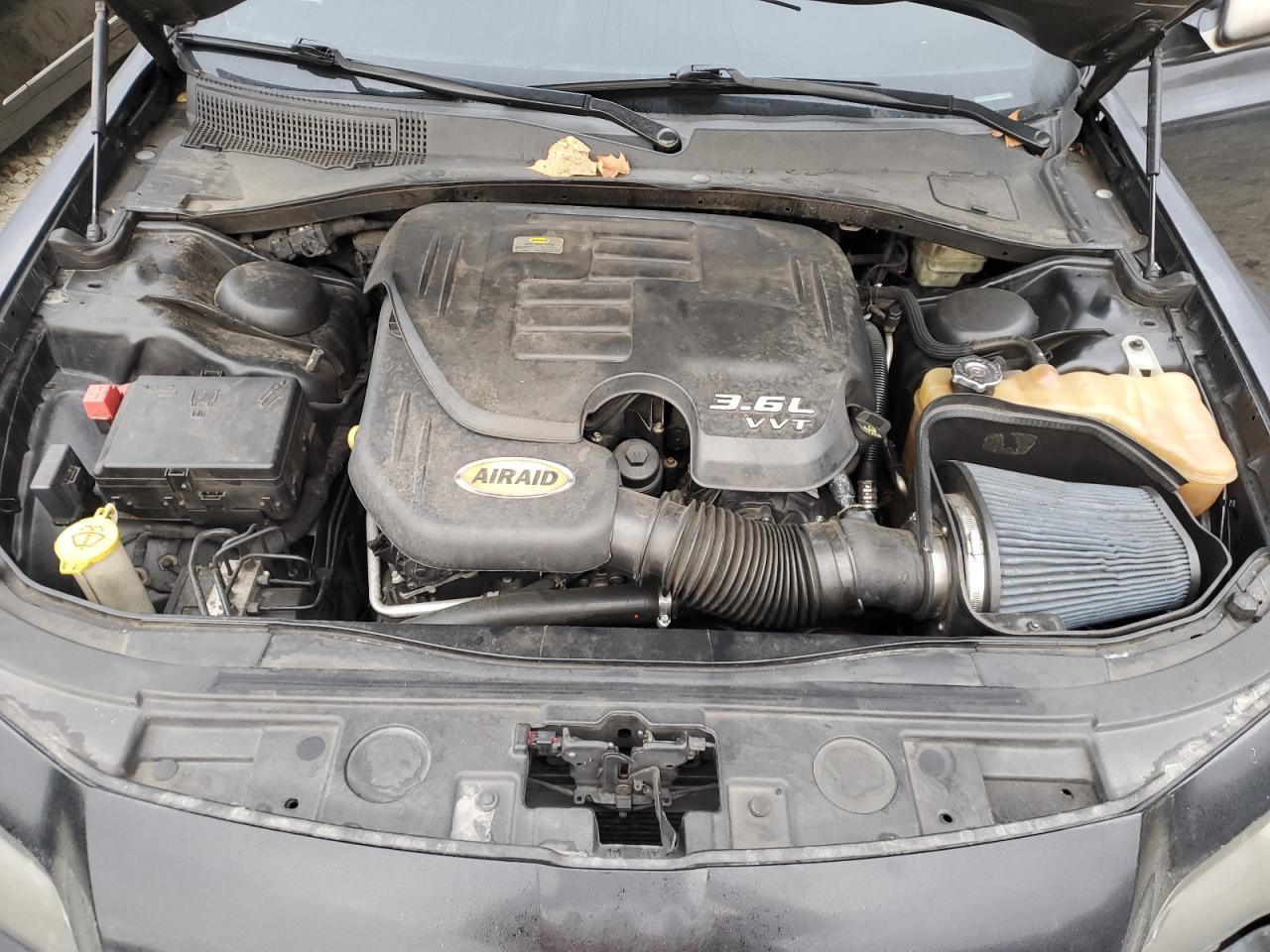2013 Chrysler 300 - Image 11