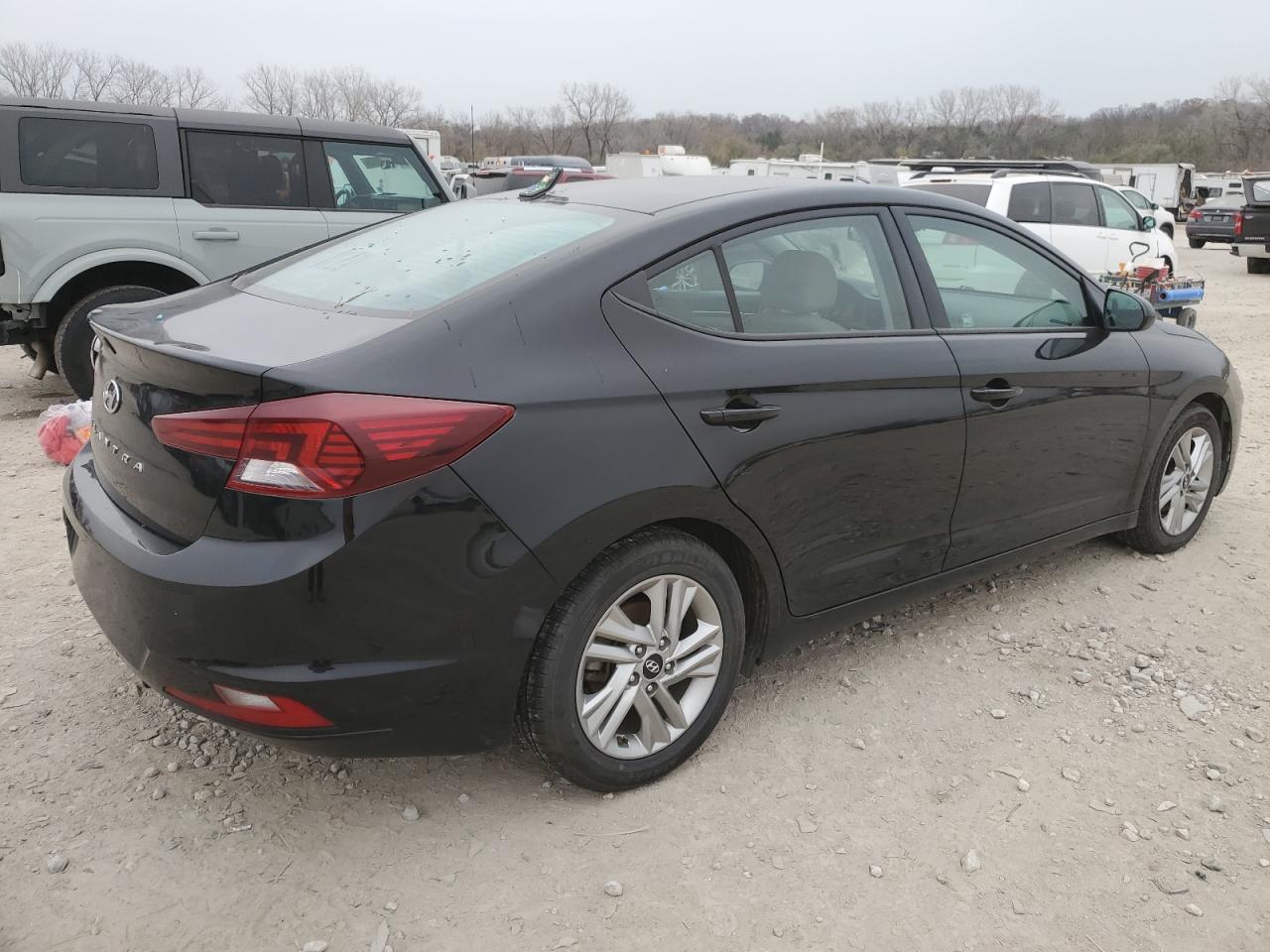 2020 Hyundai Elantra - Image 3