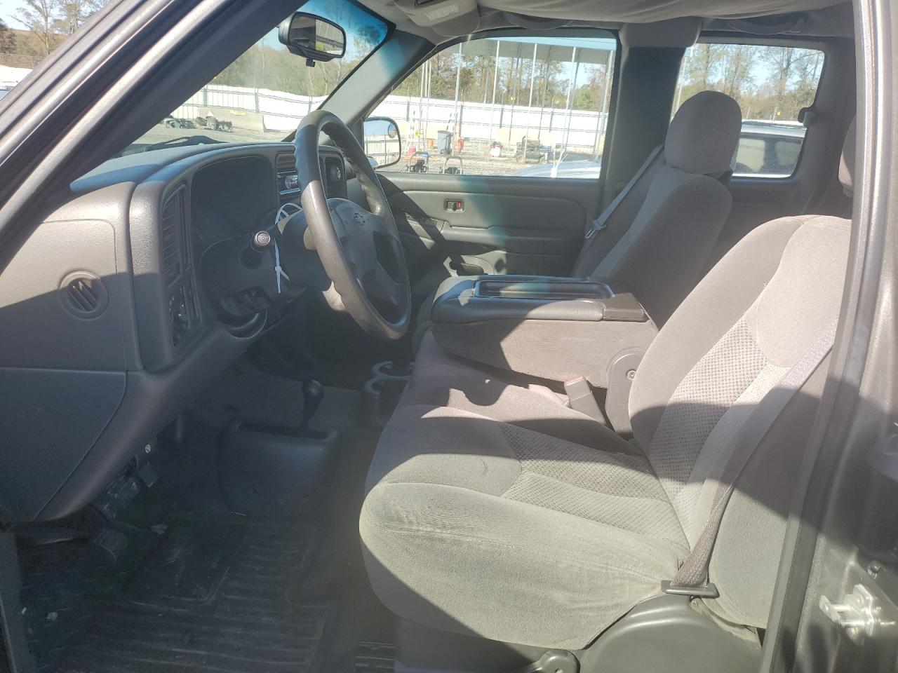 2006 Chevrolet Silverado - Image 7