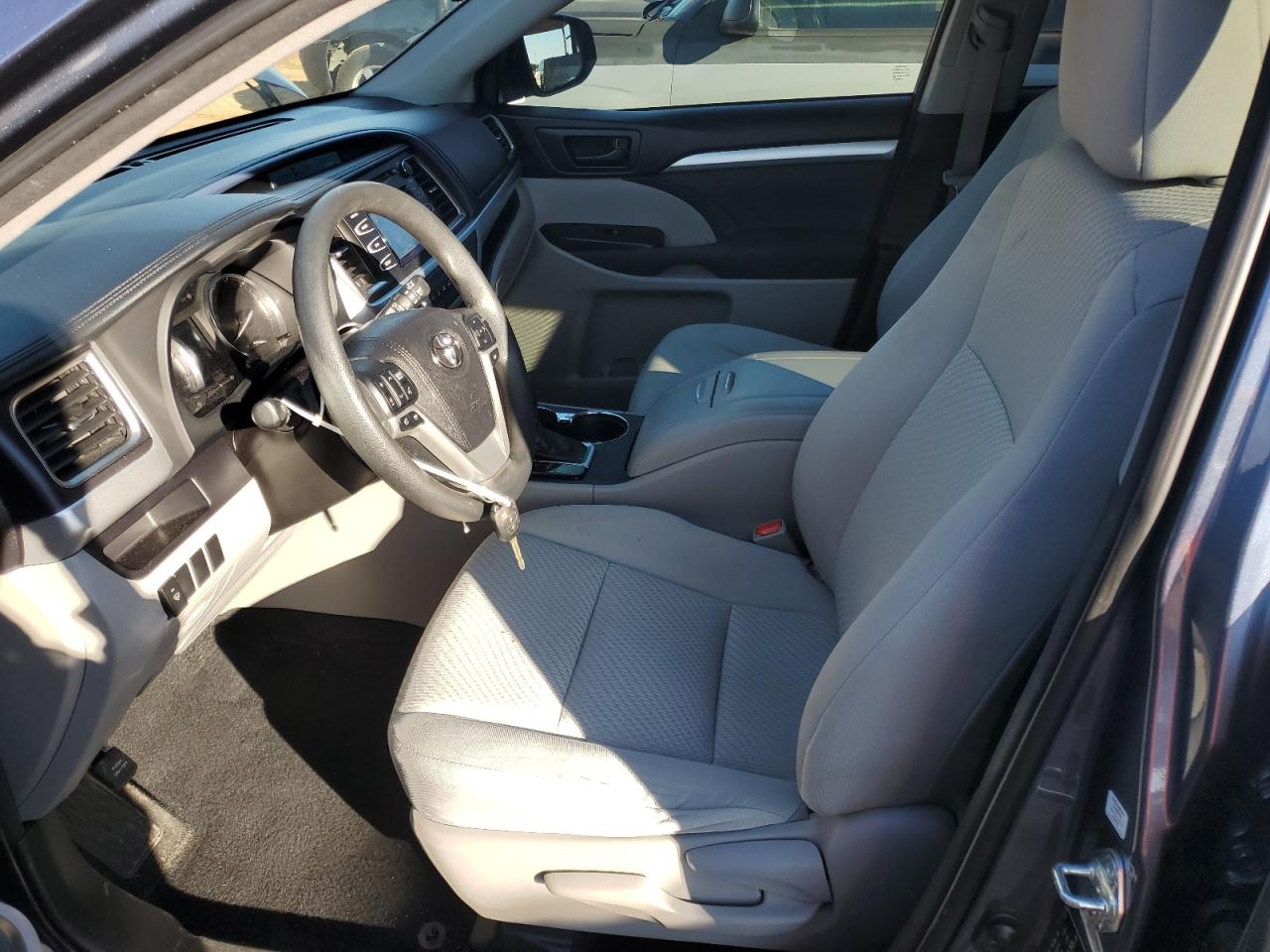 2015 Toyota Highlander - Image 7