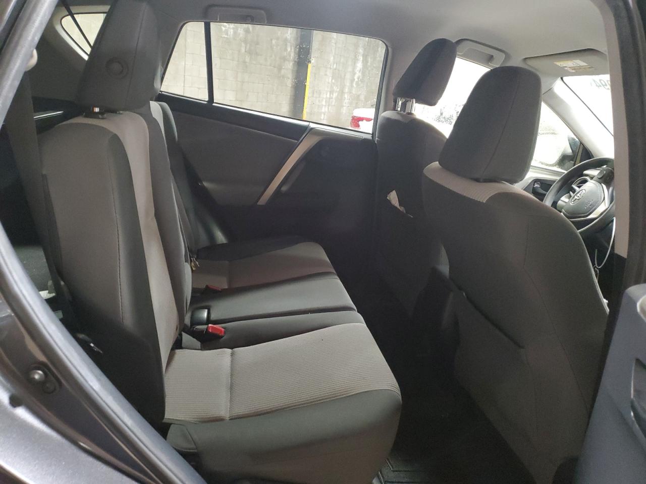 2015 Toyota RAV 4 - Image 11