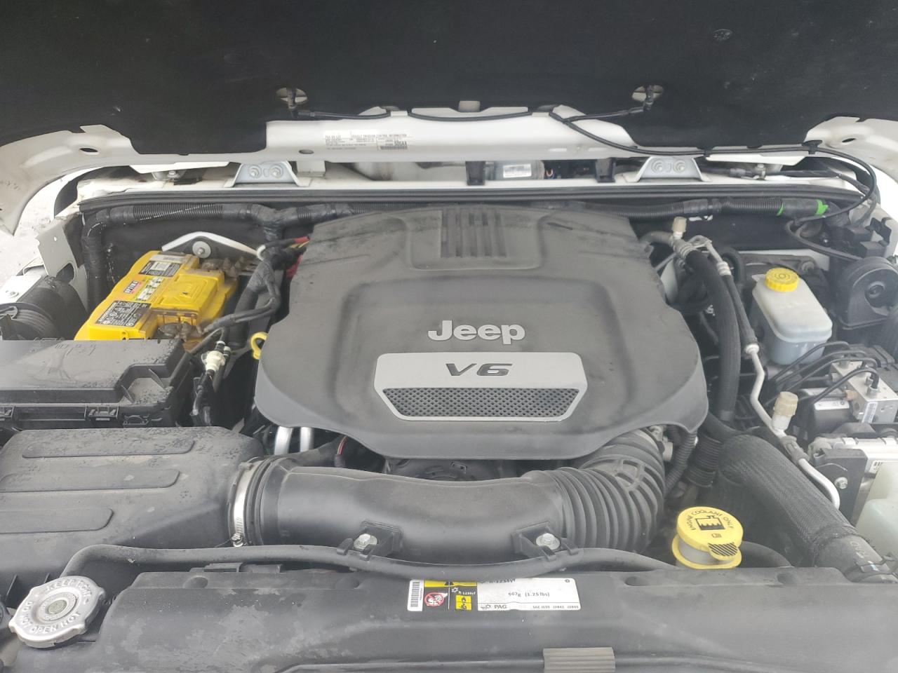 2016 Jeep Wrangler - Image 11
