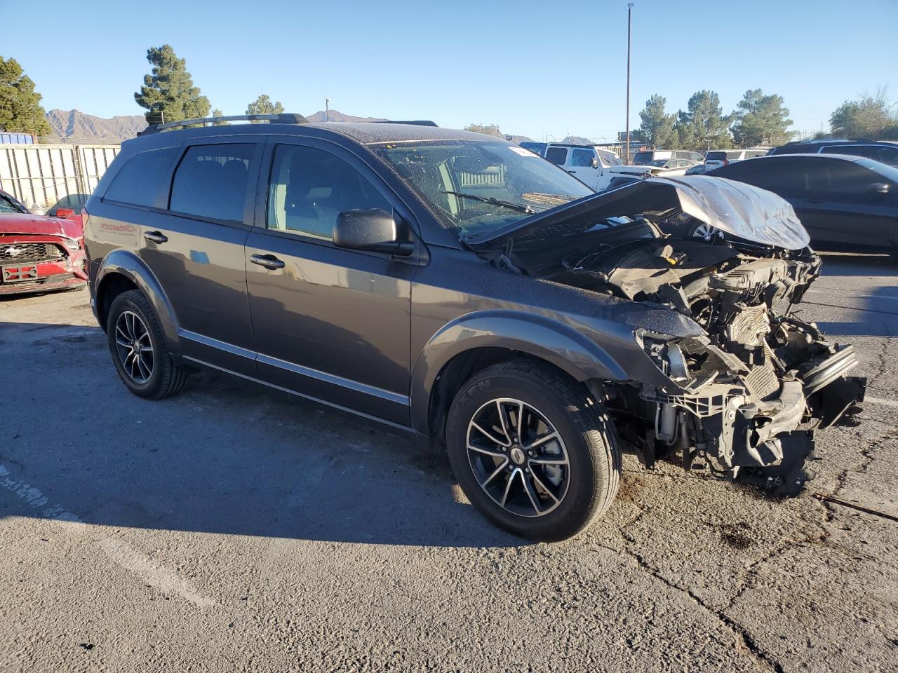 VIN 3C4PDCABXJT445936 2018 DODGE JOURNEY no.4