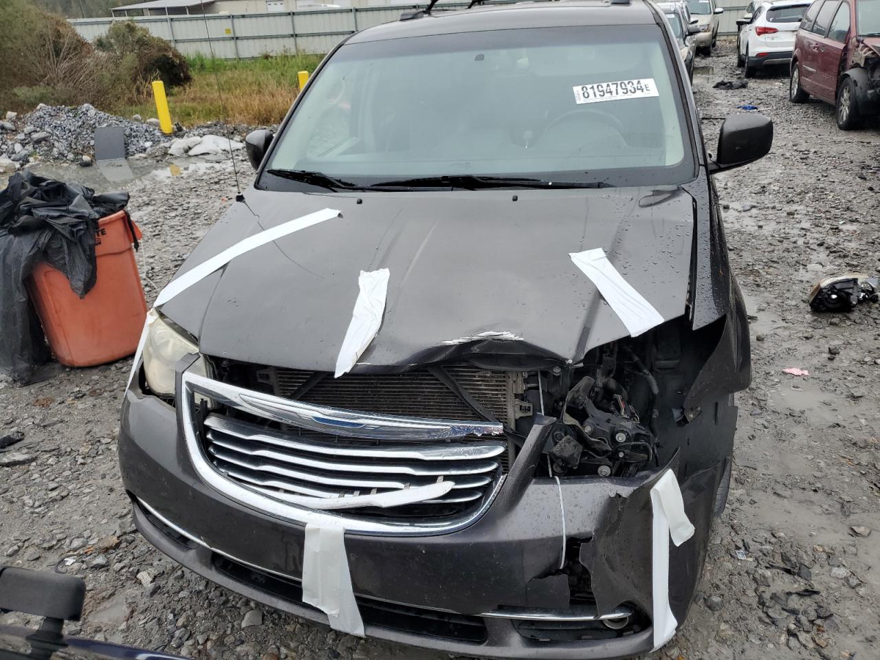 2016 Chrysler Town & Country - Image 5