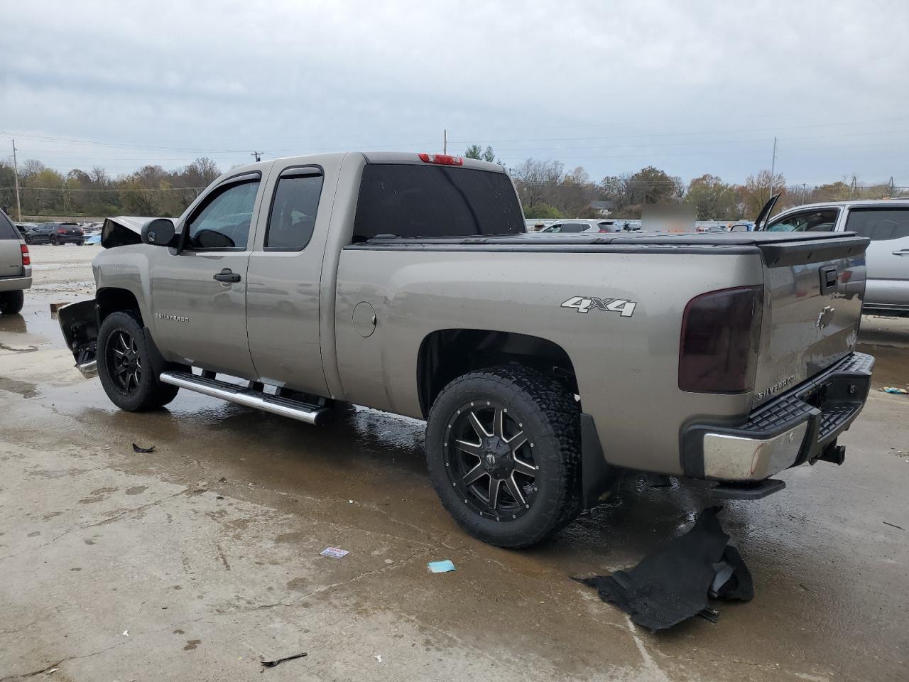 2012 Chevrolet Silverado - Image 2